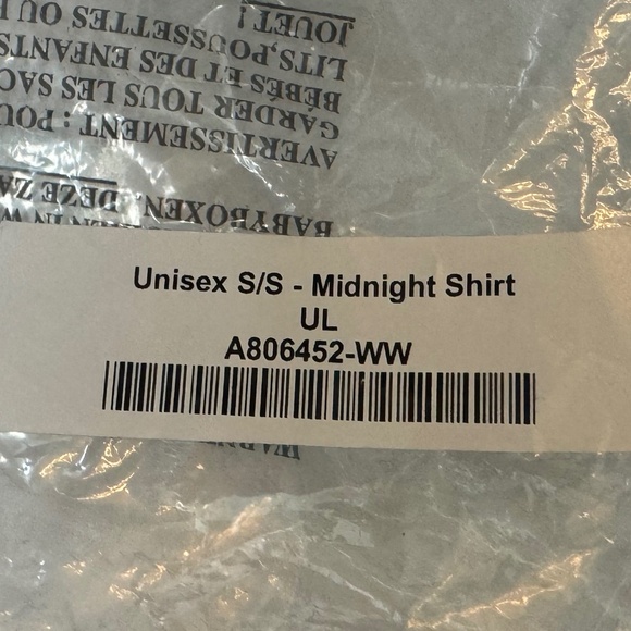 Apple Employee T-Shirt (NWT; Large; Green, Navy, or Red) - must specify color - Picture 3 of 11